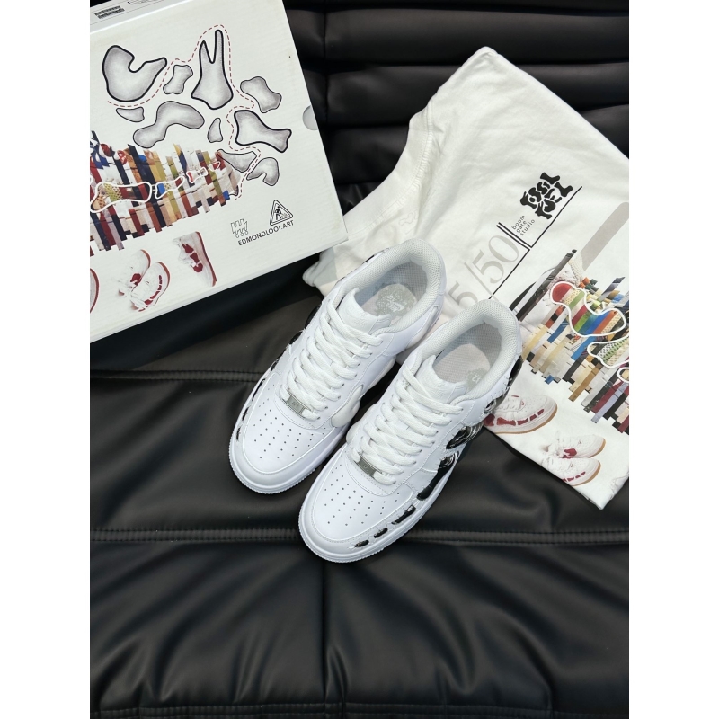 l**is V*t*n sneakers